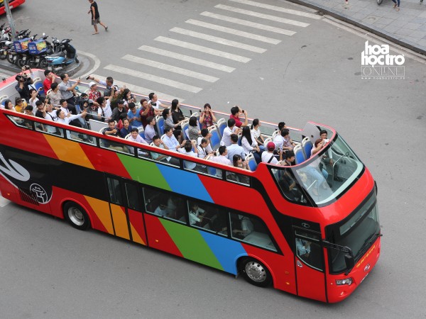 Hà Nội: Mục sở thị xe buýt 2 tầng mới toe phục vụ khách du lịch