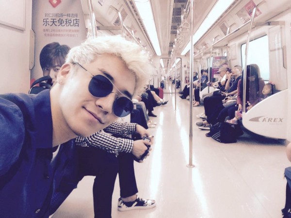 Nổi tiếng và giàu có, nhưng rất nhiều sao Hàn vẫn di chuyển bằng tàu điện ngầm hay xe buýt