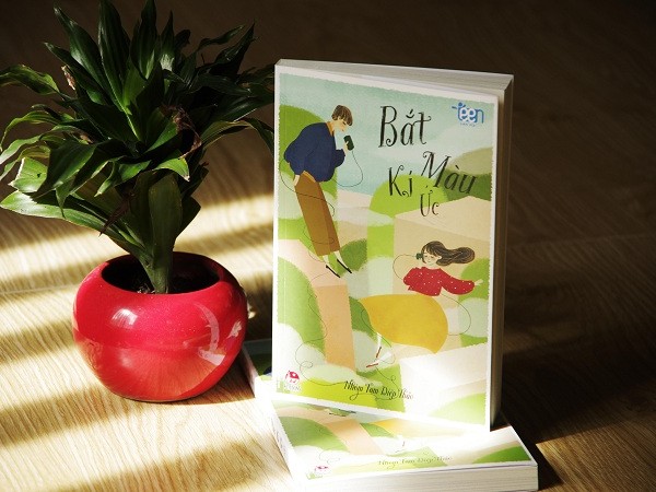 H2T Book Club: "Bắt màu kí ức" - mỗi kỉ niệm tình yêu là một sắc màu