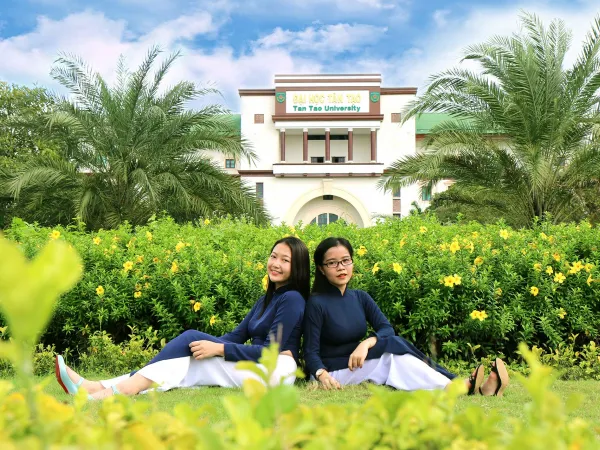 Đại học Tân Tạo tặng nhiều học bổng cho sinh viên năm thứ nhất