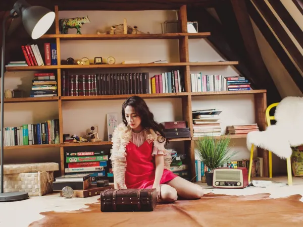 "Tân binh" CARA "gây choáng" khi ghi hình MV thứ 2 tại 6 thành phố nổi tiếng của châu Âu 