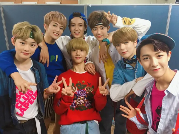 Chỉ một hành động nhỏ thôi, Lay (EXO) đã khiến nhóm NCT Dream cảm động và nhớ mãi không quên