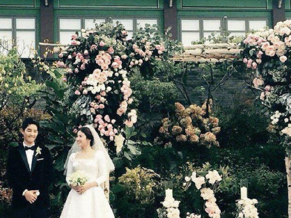 Giải mã những thắc mắc của fan quanh đám cưới Song Joong Ki - Song Hye Kyo