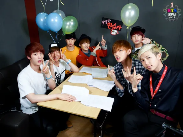 1001 chuyện ly kỳ hài hước và vô cùng cảm động khi idol K-Pop đón tuổi mới