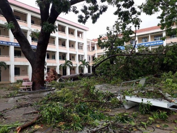 Chùm ảnh: Toàn cảnh các trường học ở Khánh Hòa oằn mình sau bão