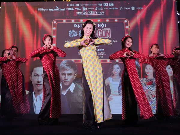 Đông Nhi, Phương Vy, 3 mẩu của 365 bùng nổ trong đại nhạc hội "Cô Ba Sài Gòn"