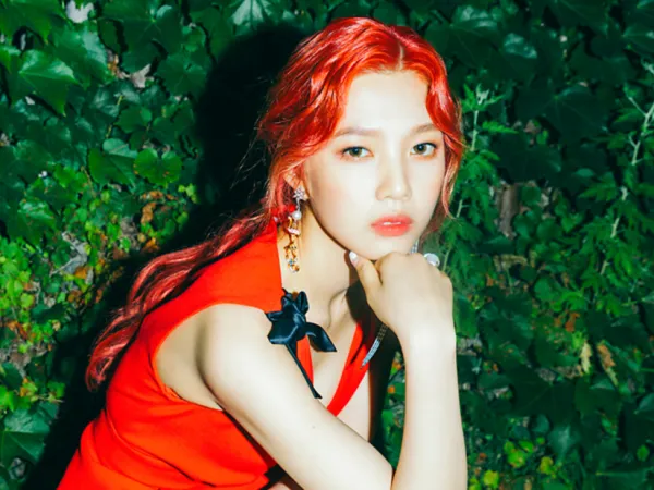 Joy (Red Velvet) vẫn luôn tự tin vào ngoại hình xinh đẹp của mình, cho đến khi gặp cô gái này!
