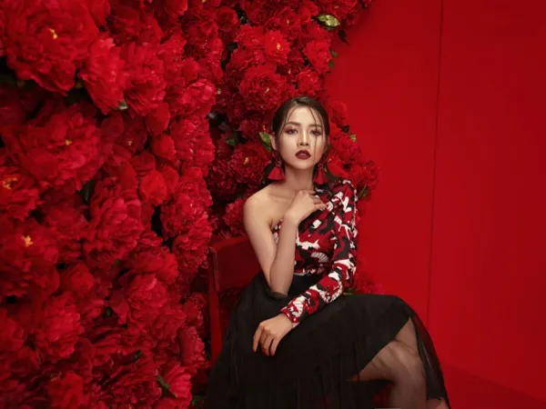 Chi Pu tung bộ ảnh mới, chuẩn bị cho chuỗi dự án hoàng tráng trong năm 2018