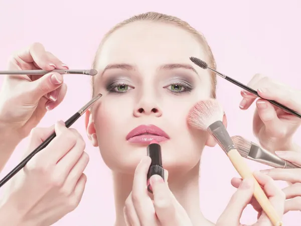 Cùng khám phá phong cách trang điểm ở các nơi trên thế giới