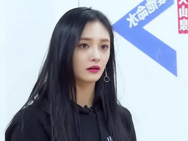 Chê trách thí sinh trong "Idol Producer", Kyulkyung (PRISTIN) bị cư dân mạng Hàn..."mắng" ngược lại