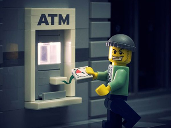 Cảnh giác: Hàng trăm tài khoản bị hacker trộm tiền ở cây ATM