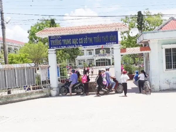 Công an điều tra vụ thầy giáo bị tố “sàm sỡ” nhiều nữ sinh THCS