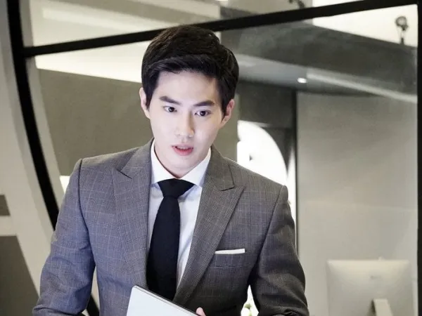 Sau Joy (Red Velvet), đến lượt Suho (EXO) khiến khán giả ngán ngẩm vì diễn xuất kém