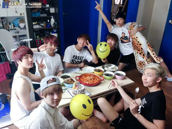 Điểm danh bốn khu ký túc xá sang chảnh sung sướng nhất của idol K-Pop
