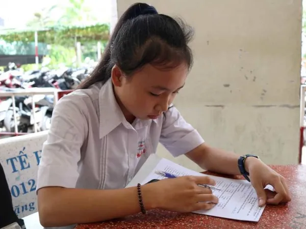 Tuyển sinh TH Thực hành TP.HCM: Teen "thở phào" với Anh, Toán và "bật khóc" với Văn