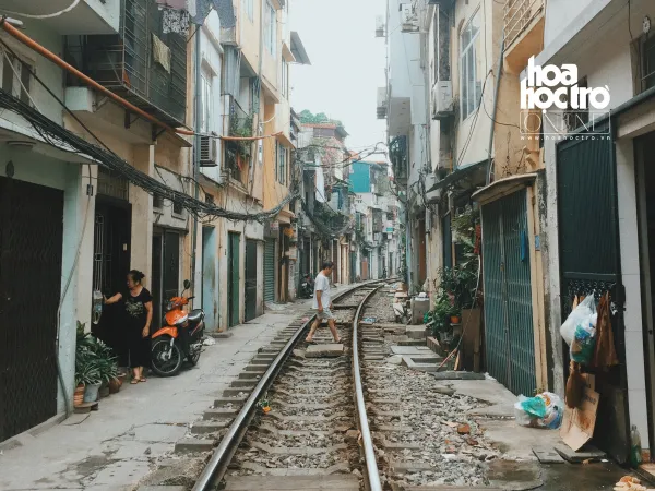 “Xóm đường tàu”: Góc nhỏ bình yên giữa lòng Thủ đô tấp nập