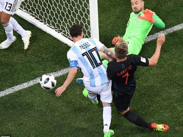 Những khoảnh khắc bất lực của Messi trong trận thảm bại trước Croatia