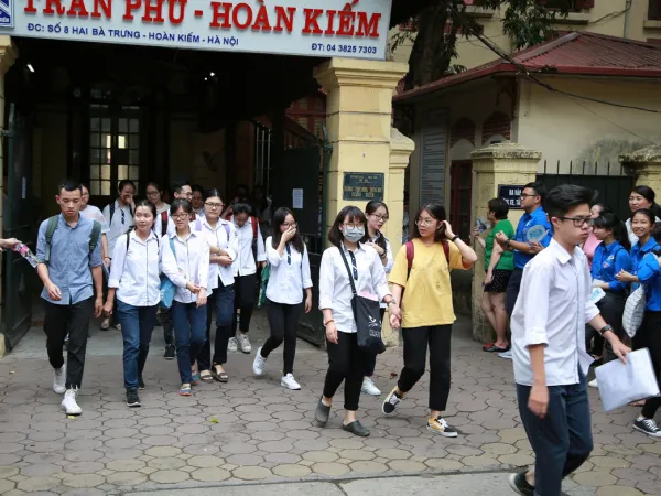 Ngày đầu thi THPT Quốc gia: Số lượng thí sinh bị đình chỉ bằng khoảng một lớp học