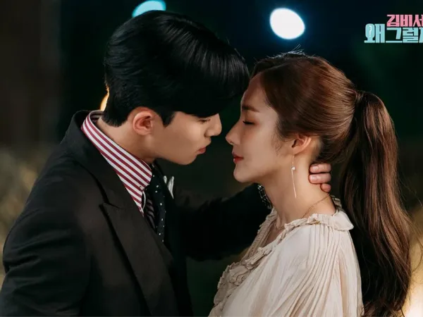 "Thư ký Kim": Bất ngờ chưa, thư ký Kim chủ động bày tỏ tình cảm với phó tổng Lee!
