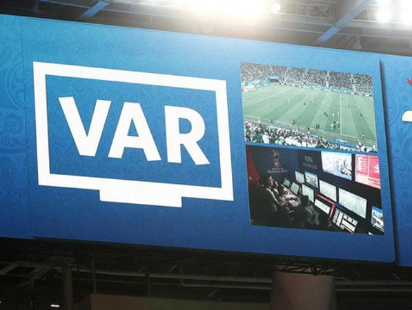 World Cup 2018: Công nghệ VAR khác biệt hay tranh cãi?