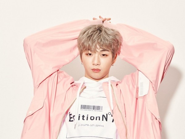 Với vệ sĩ cũng ân cần thế này, Kang Daniel đúng là chàng idol siêu có tâm