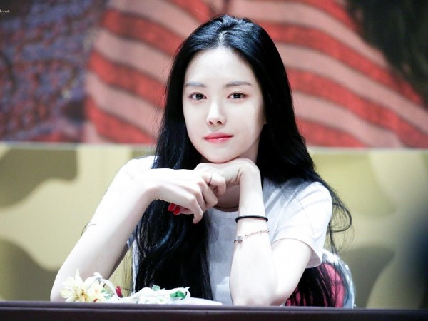 Show “Radio Star” mất điểm vì liên tục hỏi xoáy Naeun chuyện phẫu thuật thẩm mỹ