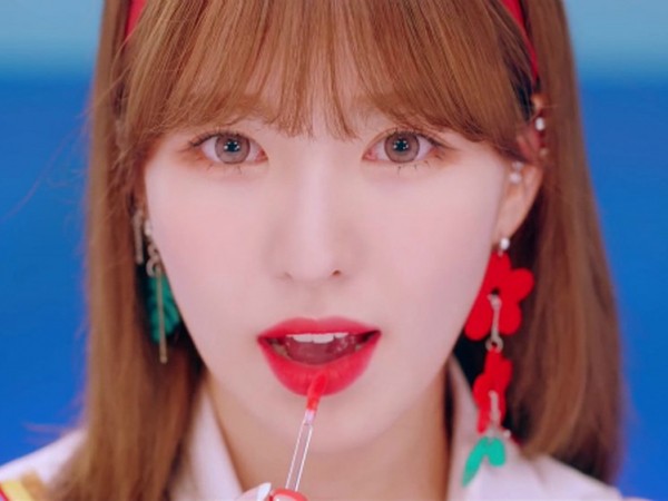Red Velvet lăng xê son môi giá bình dân trong MV mới
