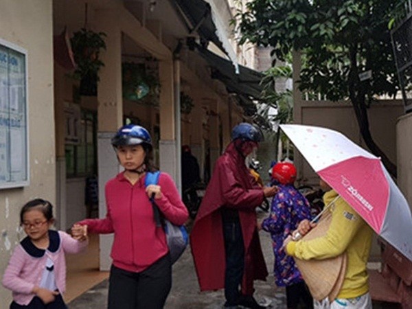 Các trường ở Hà Nội cho học sinh nghỉ học phòng bão số 4