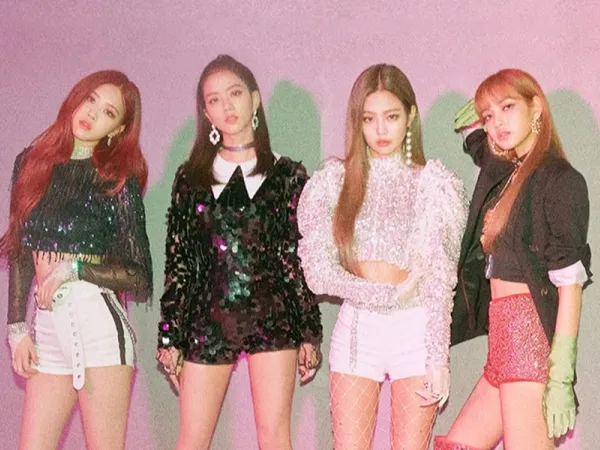 Quản lý của Black Pink bỗng dưng “lên sóng” vì hành động bất cẩn với người già