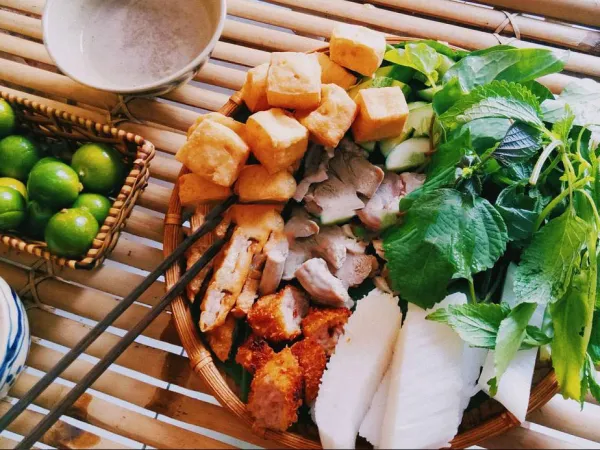 Các "topping" ăn kèm bún đậu mà còn được yêu thích hơn cả "nhân vật chính"