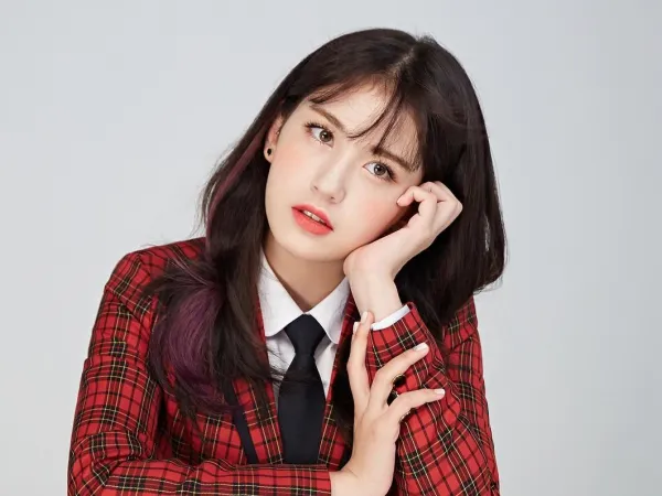 Cư dân mạng trổ tài phán đoán lý do Jeon Somi dứt áo ra đi khỏi JYP Ent