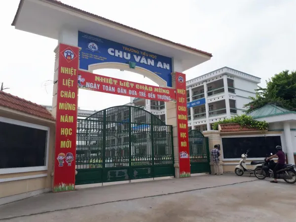 Phụ huynh trường đông học sinh nhất Hà Nội lo tìm chỗ gửi con vì nghỉ học luân phiên