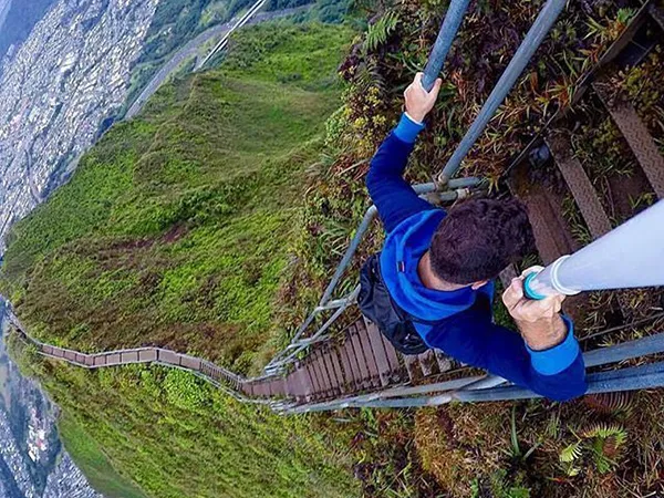 Hành trình tới "Nấc thang lên thiên đường" thách thức "du khách liều lĩnh"