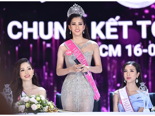 Thành viên Ban tổ chức Hoa hậu Việt Nam đồng loạt lên tiếng bảo vệ Tân Hoa hậu Trần Tiểu Vy