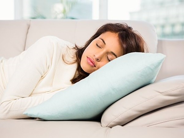 “Đi ngủ nên mặc đồ mỏng” là… xưa rồi, đồ len mới giúp bạn ngủ ngon hơn cơ!