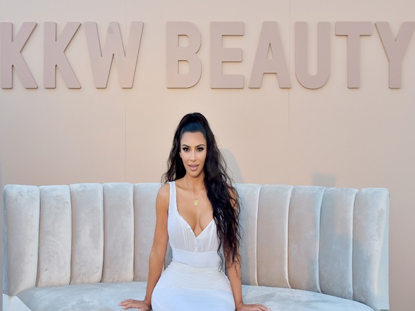 Kim Kardashian West - tuổi 38 nắm giữ "đế chế" KWW Beauty và cả thế giới trong tay