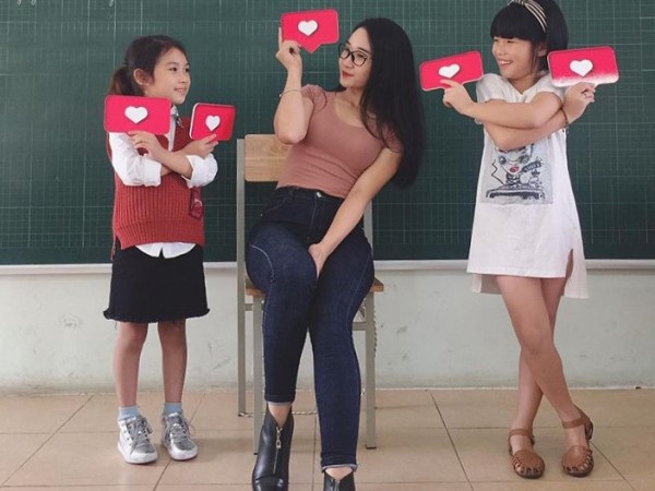 Cô giáo tiểu học gây sốt cộng đồng mạng vì… quá xinh đẹp