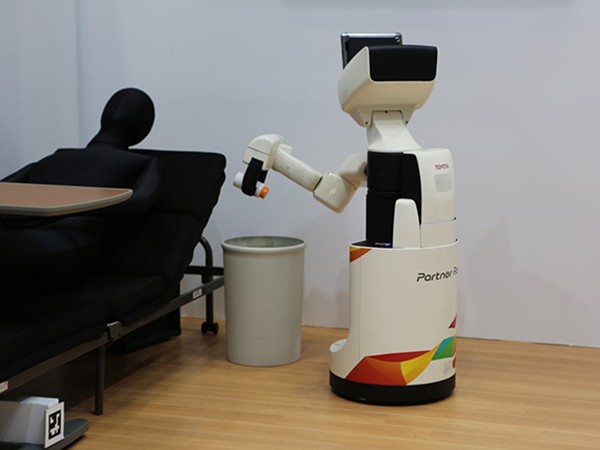 Mục sở thị chú robot có thể khiến những người giúp việc thất nghiệp trong tương lai