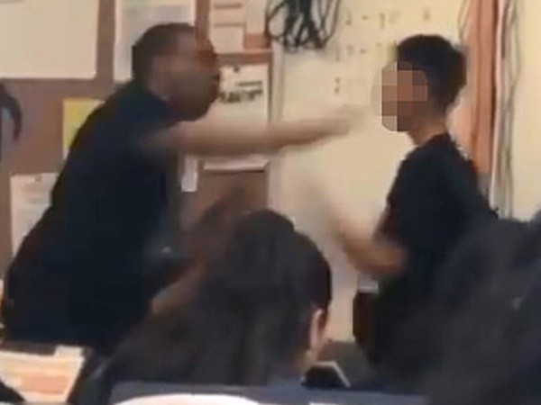 Giáo viên bị bắt vì đánh học sinh