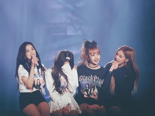 Tố BLACKPINK không được fan cổ vũ trong concert, phóng viên Hàn bị chỉ trích nặng nề