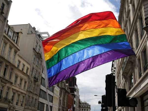 Quốc gia đầu tiên đưa quyền của người LGBT thành môn học chính thức