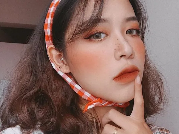 Học ngay những cách trang điểm siêu bắt mắt từ hot Instagram xinh đẹp Hoa Trang