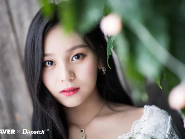 Tin được không, “nữ idol xấu nhất K-Pop” Umji (G-Friend) giờ xinh không kém center nhóm IZ*ONE