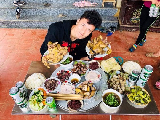 Bạn đã biết món ăn khoái khẩu mỗi khi về thăm nhà của cầu thủ Việt Nam chưa?