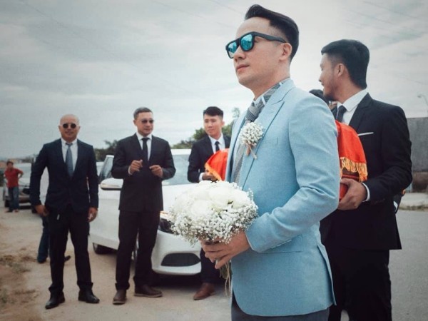 Sau khi "tung hỏa mù", Phương Thanh hé lộ hình ảnh hiêm hoi trong đám cưới của Tiến Đạt