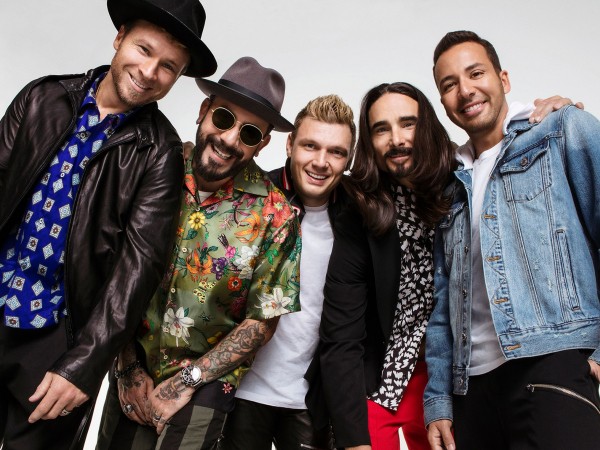"Thần tượng một thời" Backstreet Boys trở lại #1 Billboard 200 sau 19 năm vắng bóng