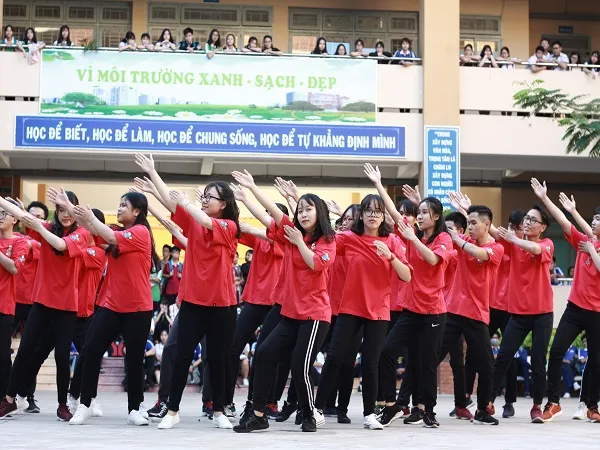 TP.HCM: Màn trình diễn Flashmob khuấy động cả sân trường THPT Tây Thạnh