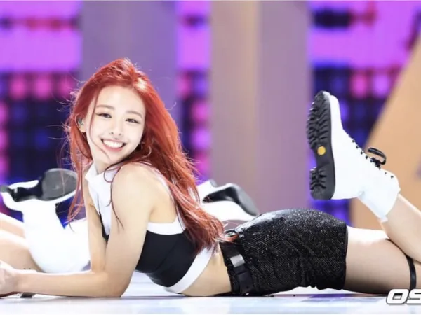 Không hẹn mà gặp, các nữ idol thế hệ 2K đều có chiều cao cực khủng