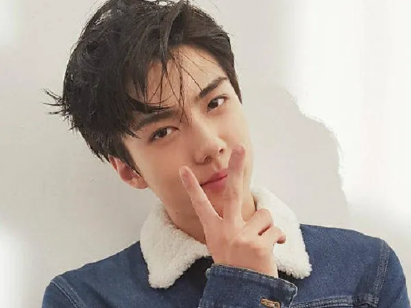 Chỉ vì một bức ảnh selfie mà Sehun (EXO) bị cho là cổ xúy vụ bê bối của Seungri