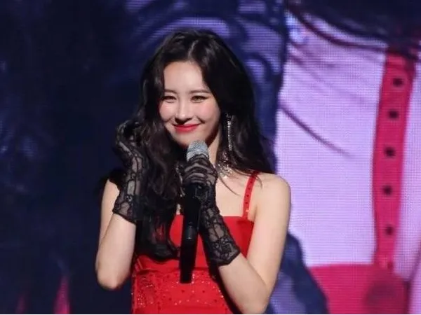 Tăng đến 8 kg mà thân hình chuẩn như người mẫu, ai chơi lại được Sunmi?